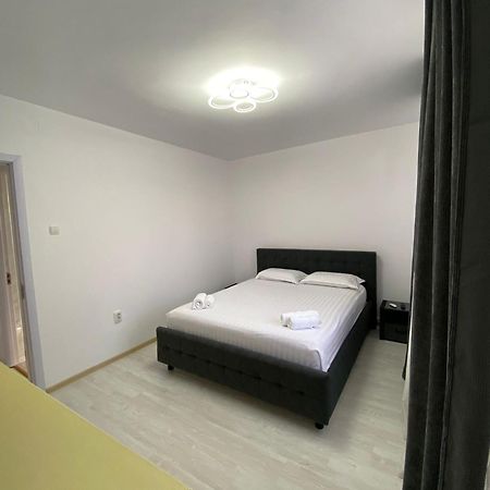 Sorinaapartament Târgu Neamț Zewnętrze zdjęcie