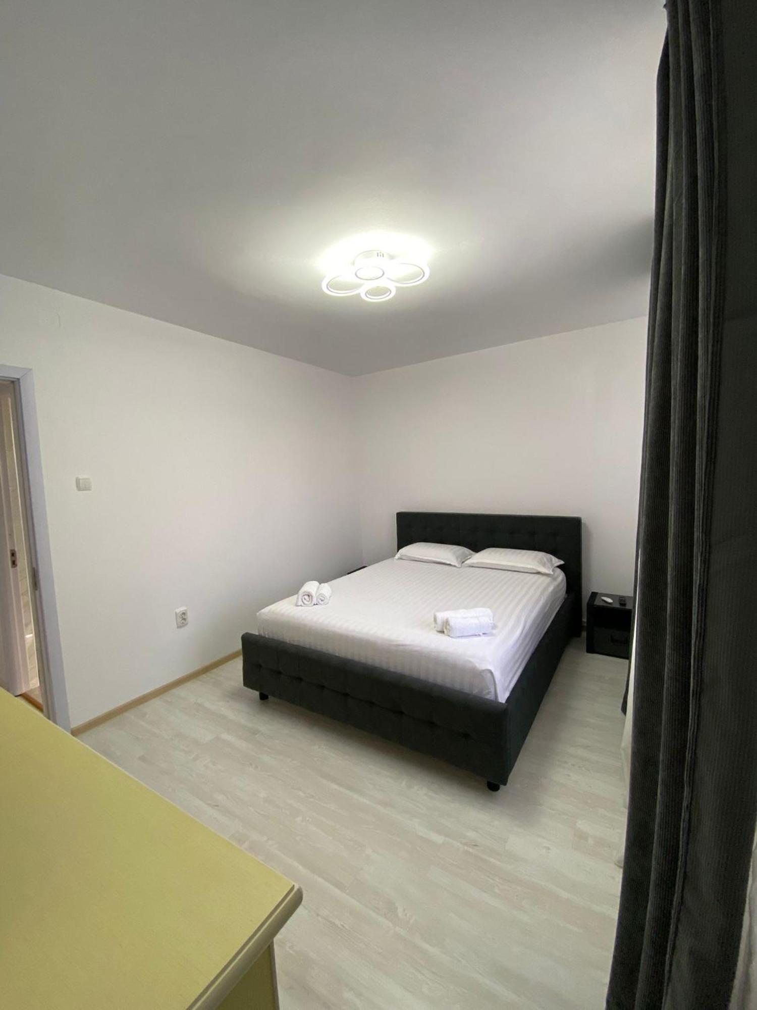 Sorinaapartament Târgu Neamț Zewnętrze zdjęcie