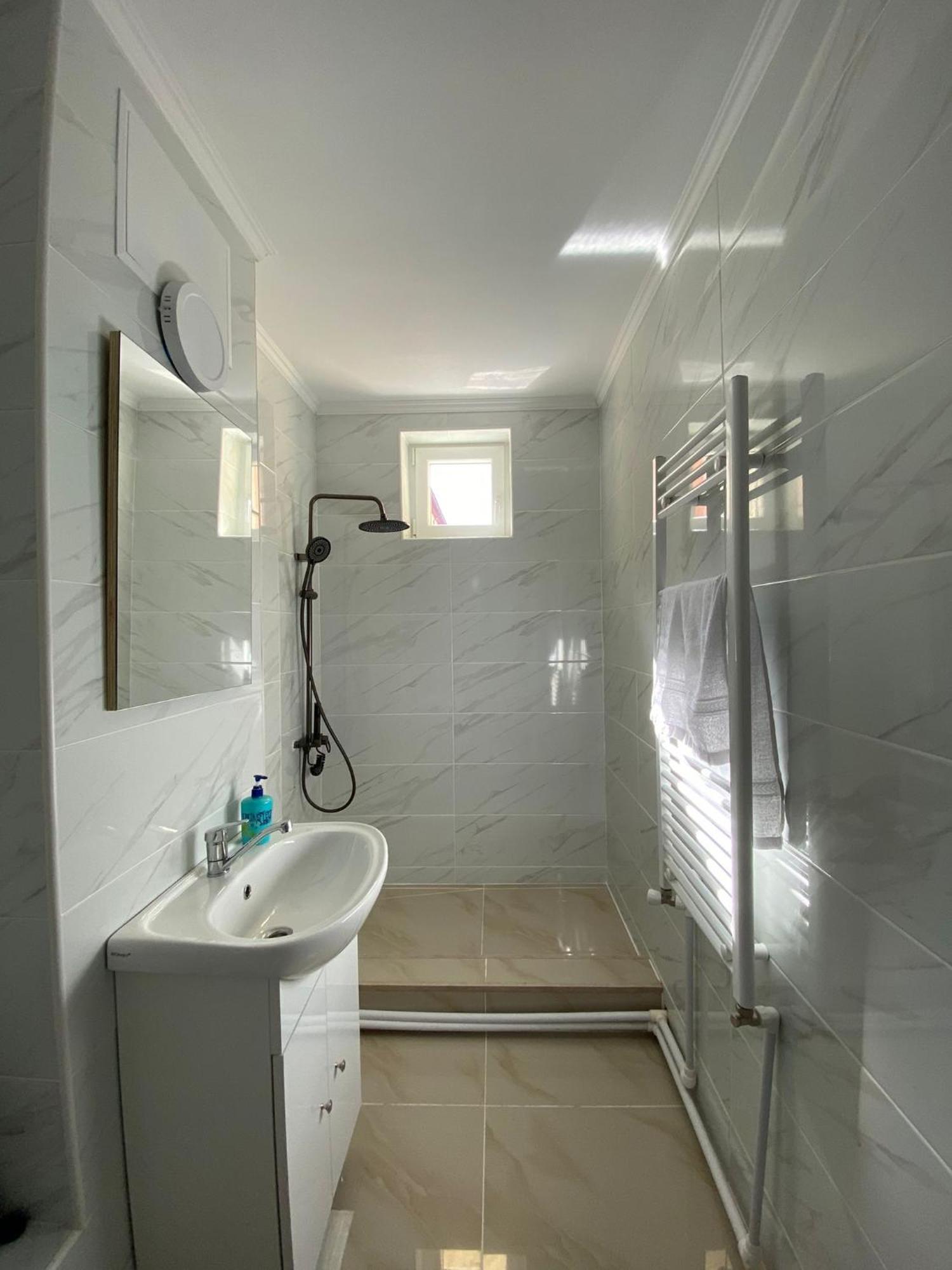 Sorinaapartament Târgu Neamț Zewnętrze zdjęcie